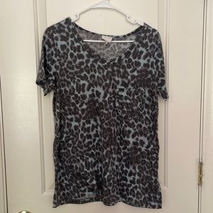 Blue gray leopard tea with ruffle pocket